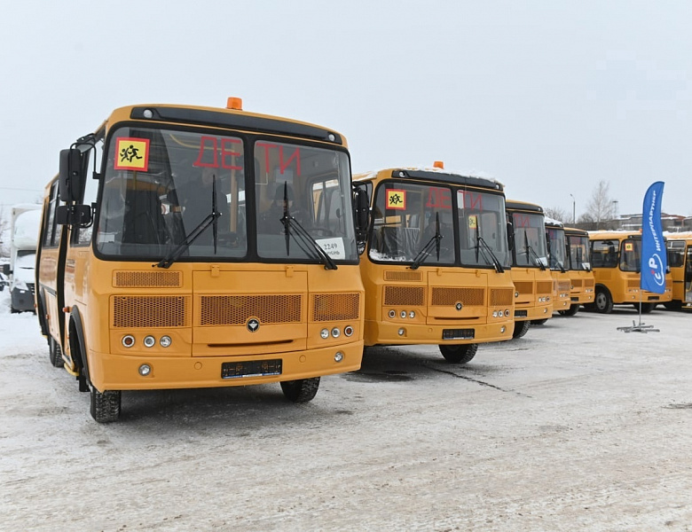  Новый школьный автобус приехал в Воткинский район