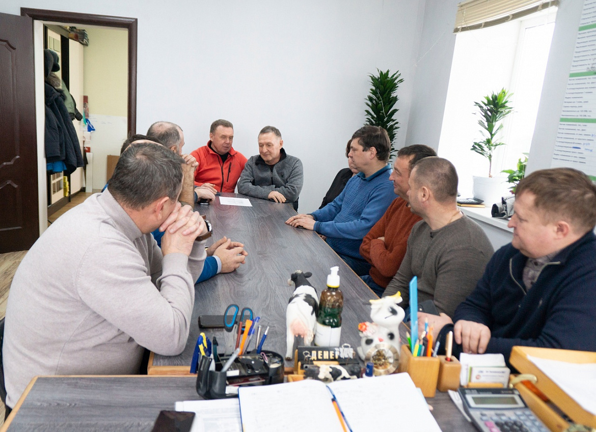 Руководители сельхозпредприятий северных районов Удмуртии побывали в хозяйстве «Новая жизнь» Воткинского района