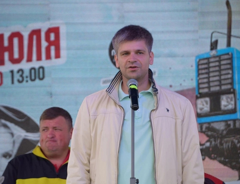 В минувшую субботу прошло грандиозное, яркое, эмоциональное и зажигательное мероприятие -Тракторный биатлон